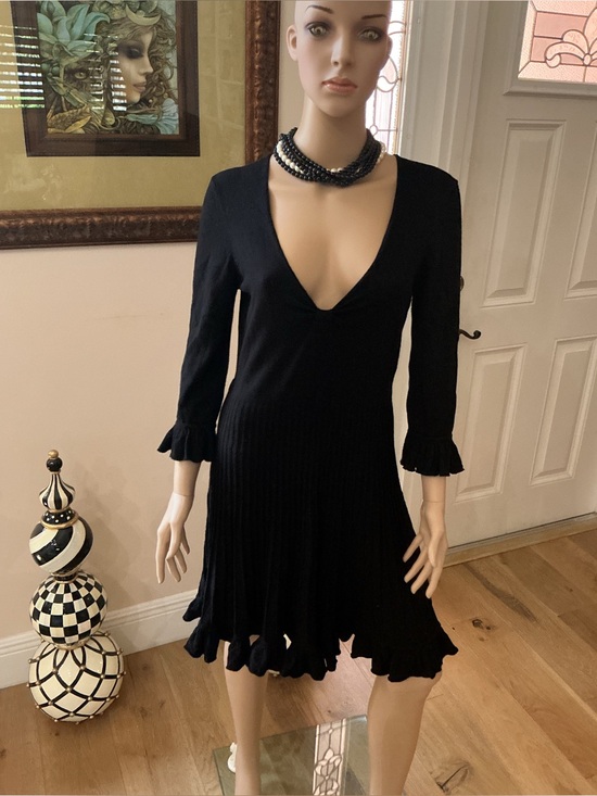 Rebecca Taylor Dresses & Skirts - Rebecca Taylor Black V Ruffle-Hem Sweater Dress